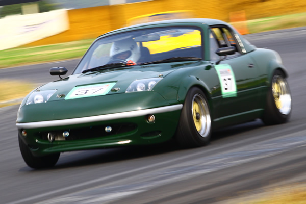 185CUP参戦車両